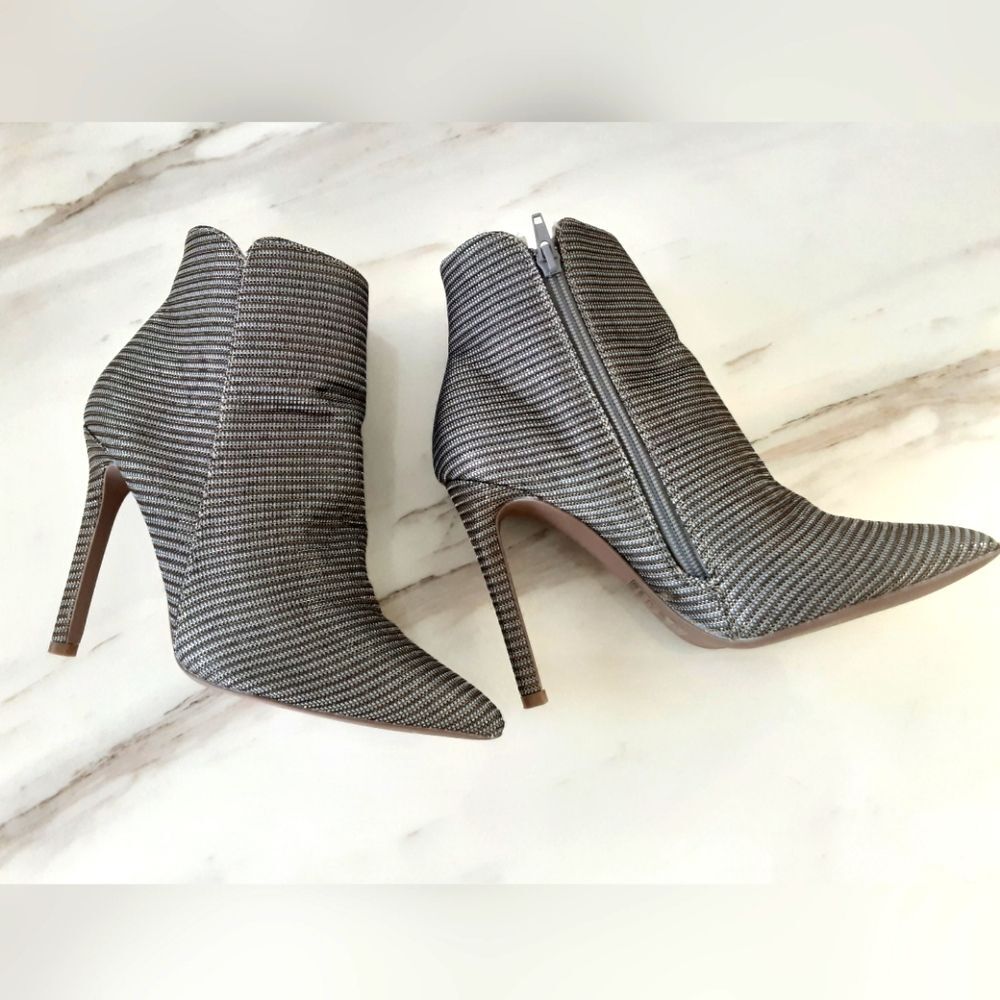 QUPID Metallic Silver Gold Pewter Stiletto Ankle Boots Sz 7M
